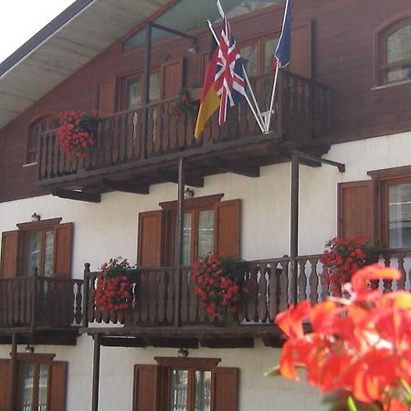 Hotel Villa Plinia Pragelato Eksteriør billede