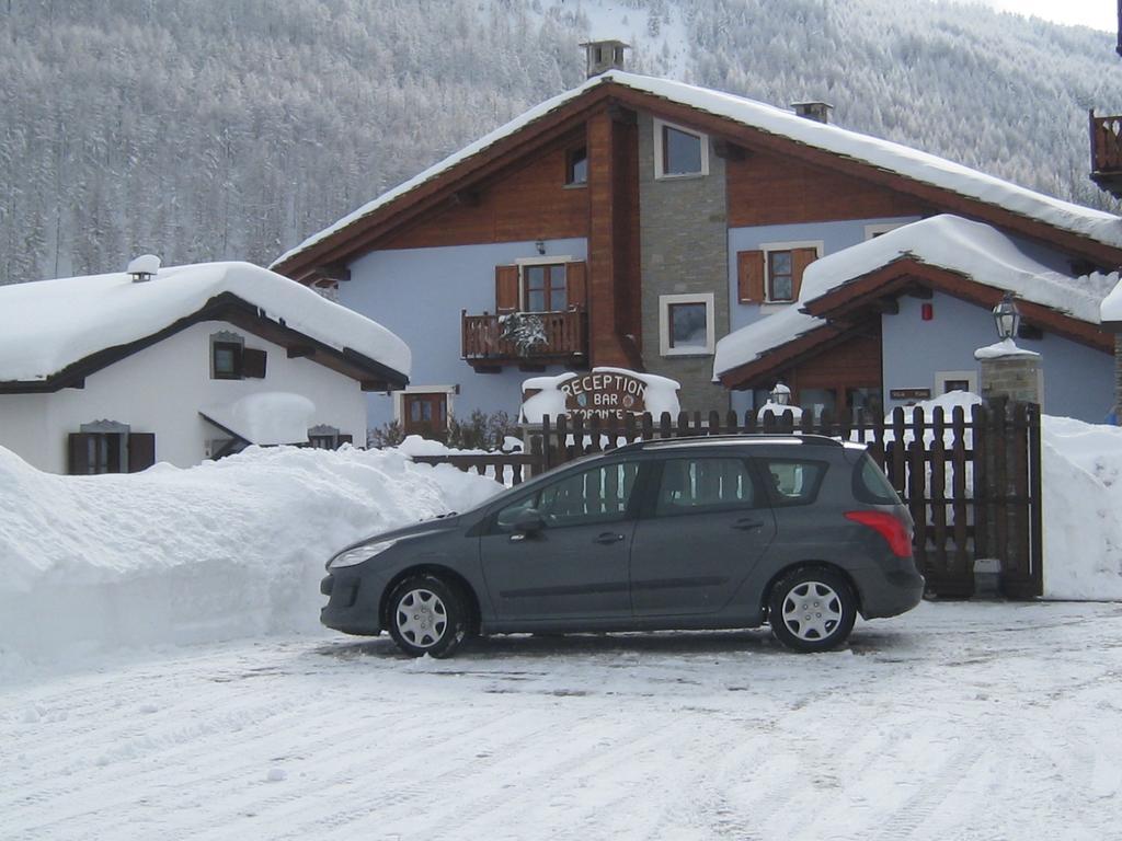 Hotel Villa Plinia Pragelato Eksteriør billede